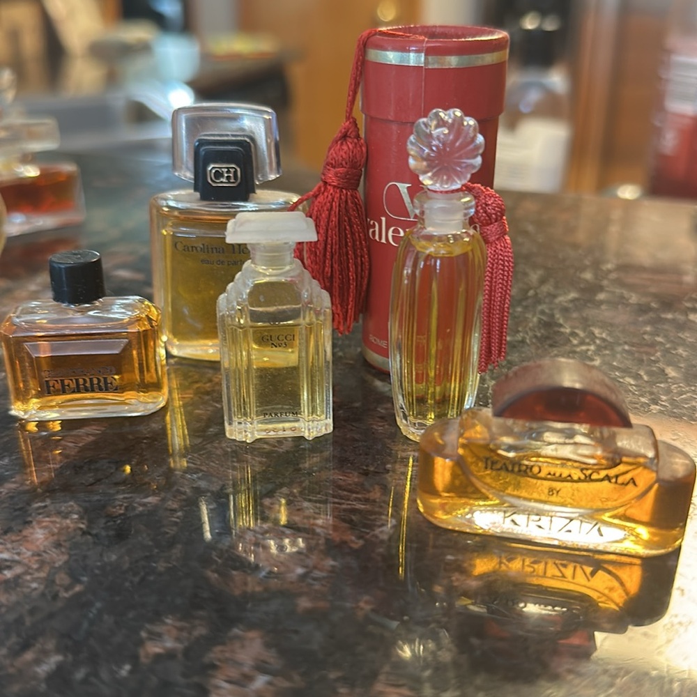 Assorted Mini Perfume Bottles Collection - Picture 6 of 10